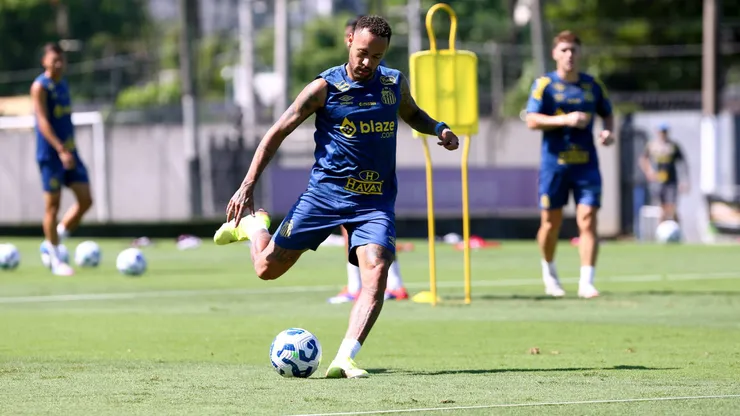 Neymar em ação durante treino pelo Santos. Foto: Mauricio De Souza/AGIF