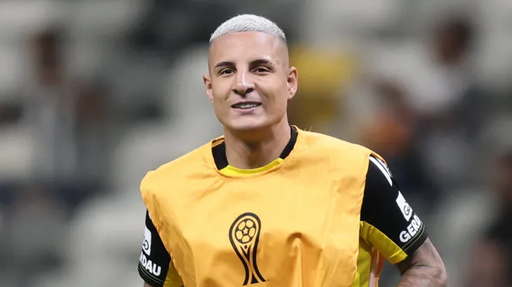 Guilherme Arana teve bons números com Sampaoli. Foto: Gilson Lobo/AGIF