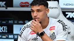 Victor Hugo em apresentação no Santos - Foto: Jota Erre/AGIF