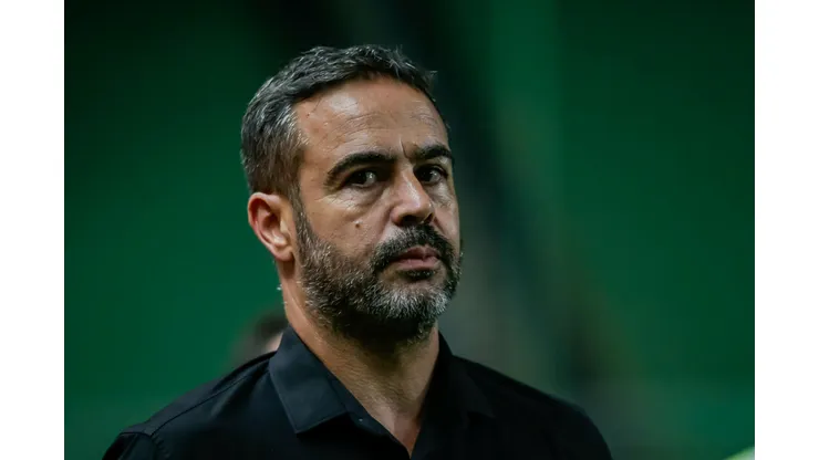 Artur Jorge abre bastidores de chegada ao Botafogo e explica como motivou o time em temporada histórica. Foto: Fernando Moreno/AGIF