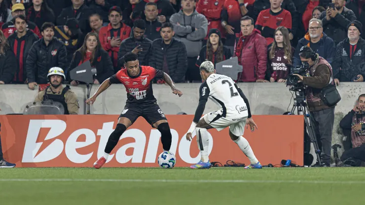 Corinthians venceu o Athletico-PR na partida de ida das quartas da Copa Betano do Brasil. Foto: Paulo de Tarso/AGIF.