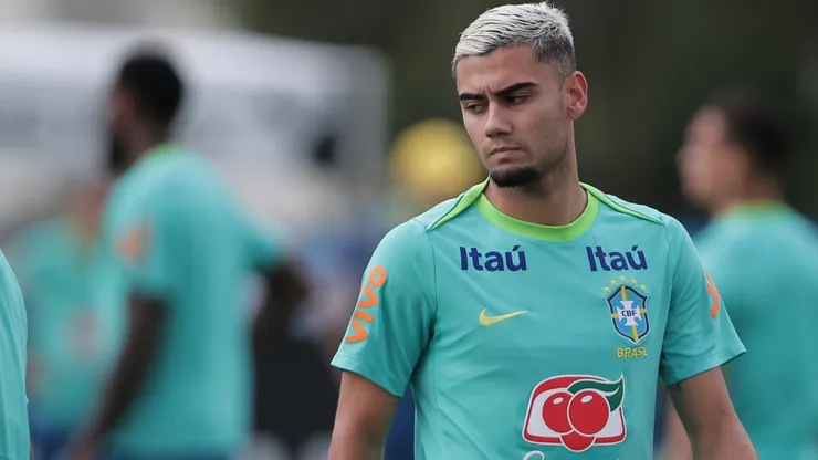 Andreas Pereira durante treinamento da Seleção Brasileira em junho de 2025 - Foto: Ettore Chiereguini/AGIF