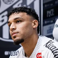 Victor Hugo não treina no Santos e se aproxima do Atlético-MG