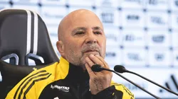 Sampaoli foi oficialmente apresentado neste sábado (6)