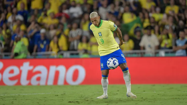 Richarlison, atacante da Seleção Brasileira. Foto: Thiago Ribeiro/AGIF.