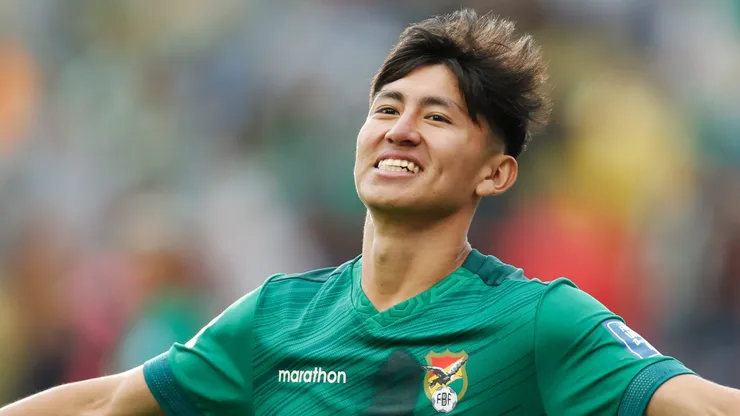 Miguelito comemorando gol pela Bolívia. (Photo by Gaston Brito Miserocchi/Getty Images)