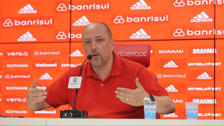 Alessandro Barcellos, presidente do Internacional em entrevista coletiva