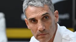 Vojvoda testa formação com três zagueiros no período da Data Fifa.