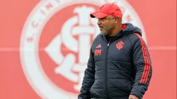 Roger Machado, treinador do Internacional voltou a ser alvo de críticas após esquema polemico durante treino no CT Colorado