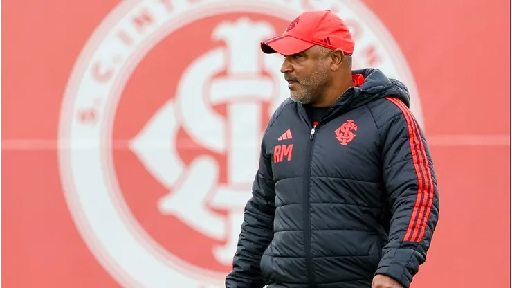 Roger Machado, treinador do Internacional voltou a ser alvo de críticas após esquema polemico durante treino no CT Colorado