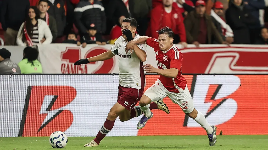 Bernabei em Internacional x Fluminense