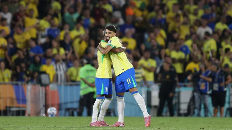 Seleção Brasileira em campo no Maracanã. Foto: Marlon Costa/AGIF.