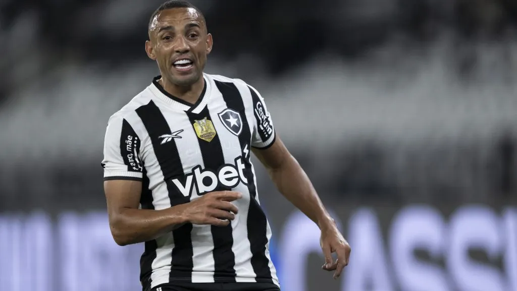 Marçal é um dos jogadores mais experientes do elenco alvinegro – Foto: Jorge Rodrigues/AGIF