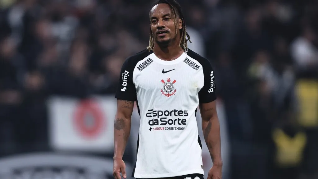 André Carrillo durante partida pelo Corinthians no Brasileirão – Foto: Ettore Chiereguini/AGIF