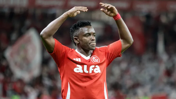 Johan Carbonero jogador do Internacional comemora seu gol durante partida contra o Fluminense no estadio Beira-Rio pelo campeonato Copa Do Brasil 2025. Foto: Lucas Gabriel Cardoso/AGIF