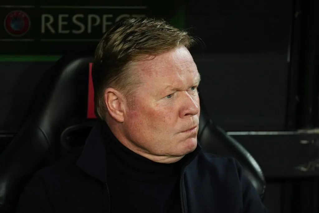 Ronald Koeman não poupou elogios a Depay após vitória da Holanda neste domingo (07). Foto: Aitor Alcalde/Getty Images.