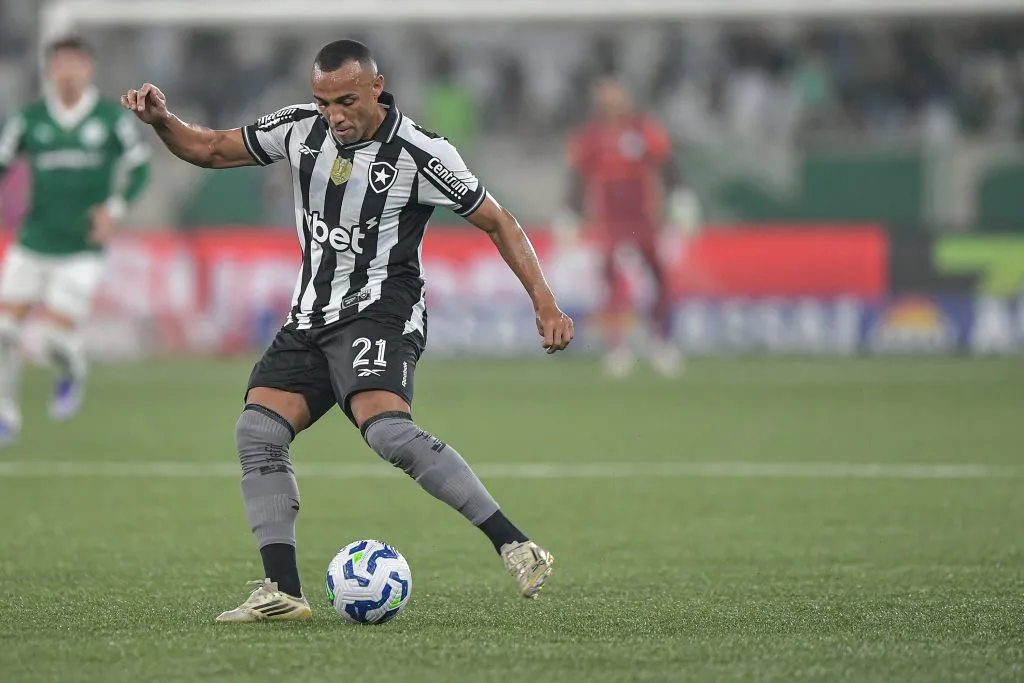 Marçal em ação pelo Botafogo. Foto: Thiago Ribeiro/AGIF