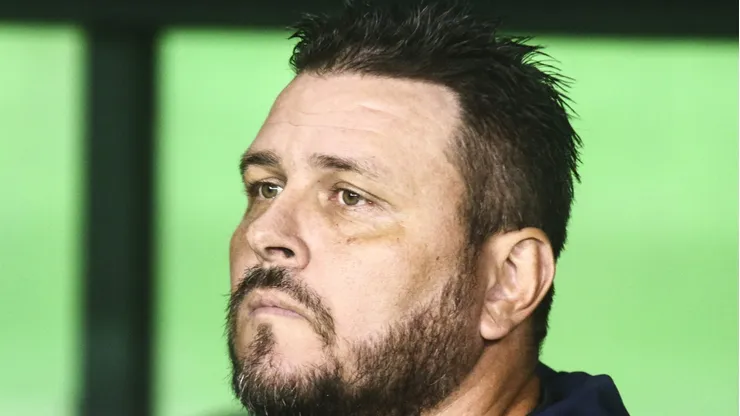 Thiago Kosloski atua na comissão técnica de Mano Menezes no Grêmio e na Seleção Brasileira de Ramon Menezes