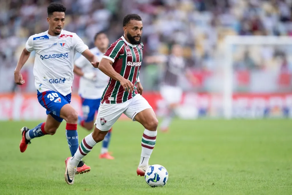 Samuel Xavier jogador do Fluminense durante partida contra o Fortaleza no estadio Maracana pelo campeonato Brasileiro A 2025. Foto: Jorge Rodrigues/AGIF