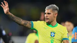 Bruno Guimarães brilhou na vitória do Brasil diante do Chile (Photo by Buda Mendes)