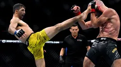 Tricolor Kauê Fernandes (amarelo) garantiu mais uma vitória para o Brasil no UFC (Photo by Justin Setterfield)