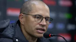 Alex, ex-Cruzeiro e atual tecnico do Operario durante partida contra o Chapecoense no estadio Germano Kruger pelo campeonato Brasileiro B 2025.