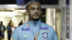 Wesley chegando ao Maracanã para partida entre Brasil e Chile, pelas Eliminatórias. Foto: Rafael Ribeiro/CBF