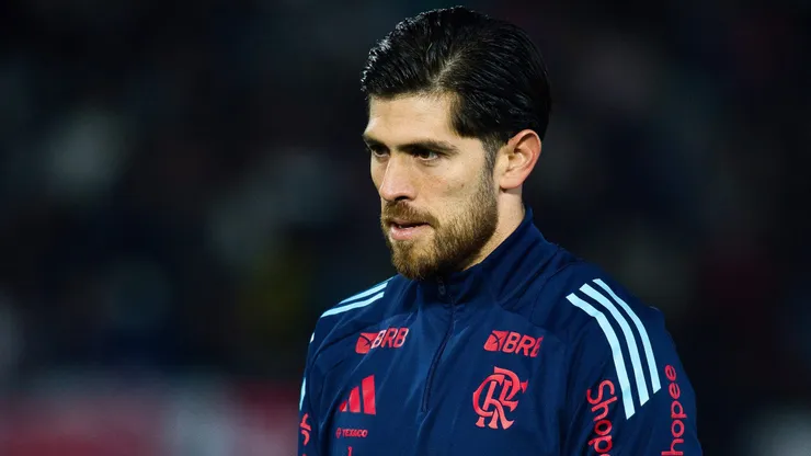 Diretoria do Flamengo busca renovar com Rossi