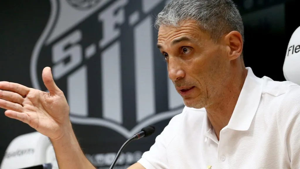 Vojvoda durante entrevista coletiva. Foto: Mauricio De Souza/AGIF