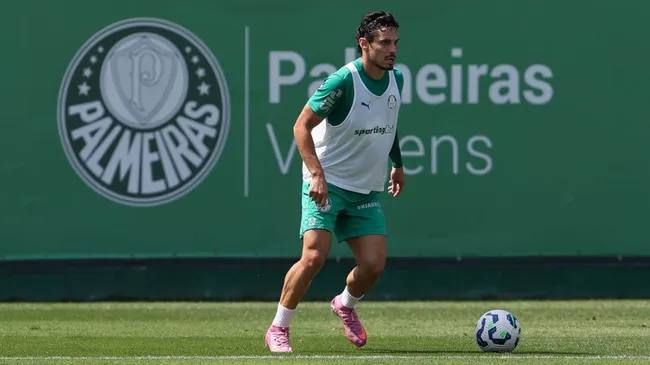 Veiga foi ‘curinga’ em treino desta segunda-feira na Academia de Futebol – Foto: Cesar Greco/Palmeiras/by Canon