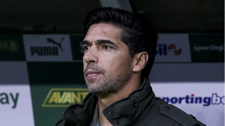 Abel Ferreira, técnico do Palmeiras em partida pelo campeonato brasileiro. (Foto: Ricardo Moreira/Getty Images)
