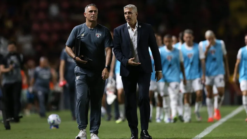 Hernan Crespo tecnico do Sao Paulo durante a partida entre Sport e Sao Paulo na Ilha do Retiro em Recife (PE), pelo Campeonato Brasileiro da Serie A 2025. Foto: Marlon Costa/AGIF