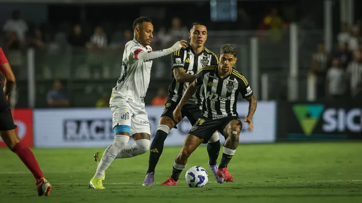 Santos x Atlético-MG em duelo no primeiro turno do Brasileirão Betano. Foto: Pedro Souza / Atlético