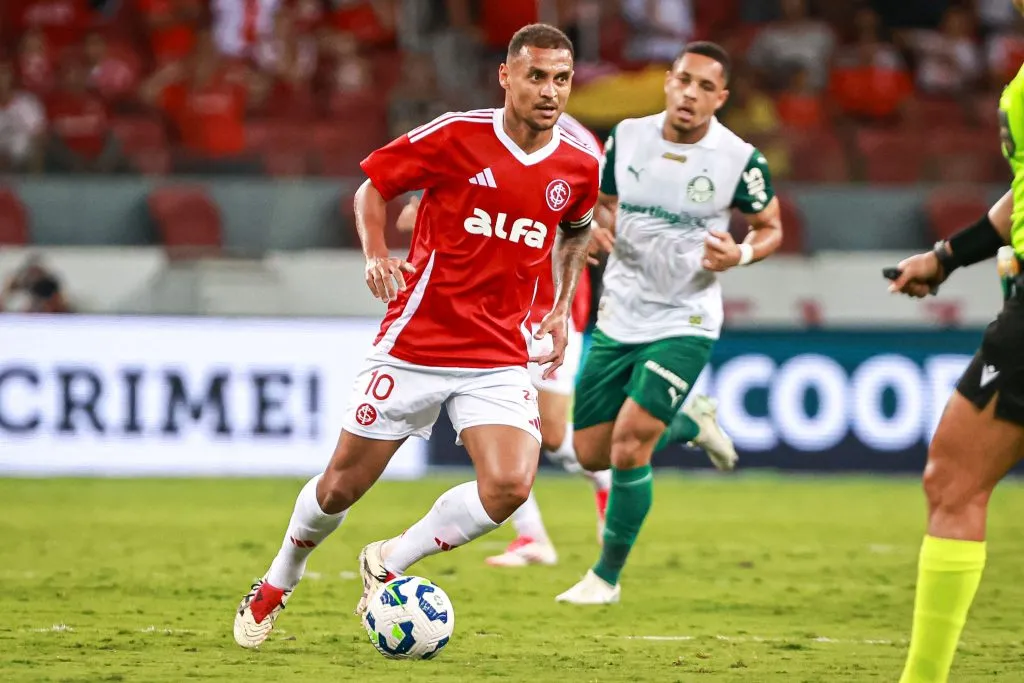 Alan Patrick, jogador do Internacional, durante partida contra o Palmeiras no estadio Beira-Rio pelo campeonato Brasileiro A 2025. Foto: Maxi Franzoi/AGIF