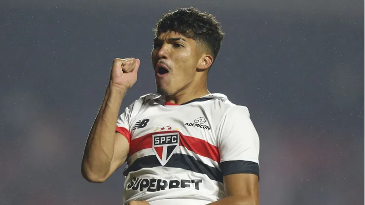 William Gomes foi um dos vários jovens da base do SPFC negociados precocemente no período de um ano