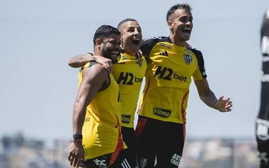 Jogadores do Atlético Mineiro durante treino pesado no último domingo sob comando de Sampaoli. Foto: Pedro Souza/Galo