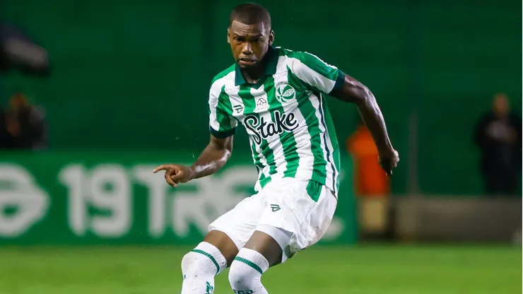 Juventude já recusou ofertas do Brasil e exterior pelo zagueiro Abner