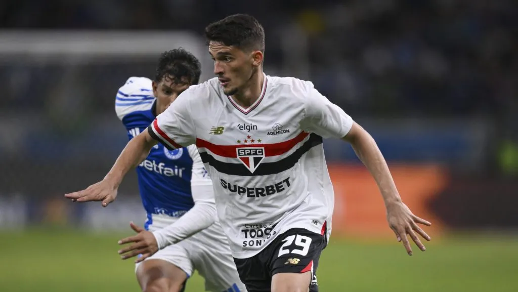 Pablo Maia, volante do São Paulo em partida pelo campeonato brasileiro