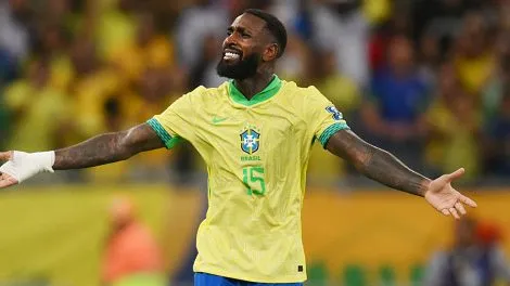 Gerson durante partida. Foto: Pedro Vilela/Getty Images