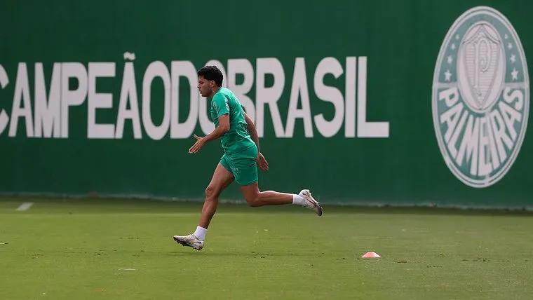 Bruno Rodriguestreina na Academia de Futebol – Cesar Greco/Palmeiras/by Canon