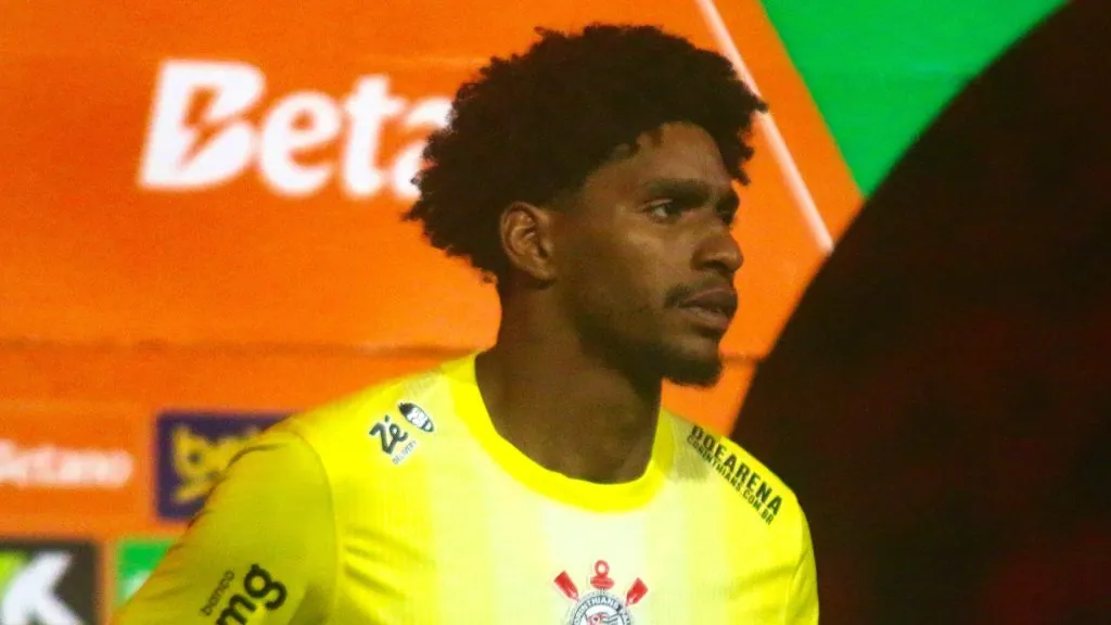 Hugo Souza, do Corinthians. Foto: Gabriel Machado/AGIF.