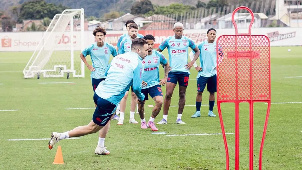Elenco vem trabalhando para voltar bem após a Data Fifa – Foto: Adriano Fontes/Flamengo