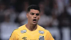 Brazão durante jogo pelo Santos no Campeonato Paulista.