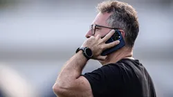 Diretor segue de olho no mercado - Foto: Raul Baretta/Santos FC.