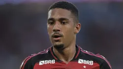 Samuel Lino, jogador do Flamengo durante partida contra o Gremio no estadio Maracana pelo campeonato Brasileiro A 2025.