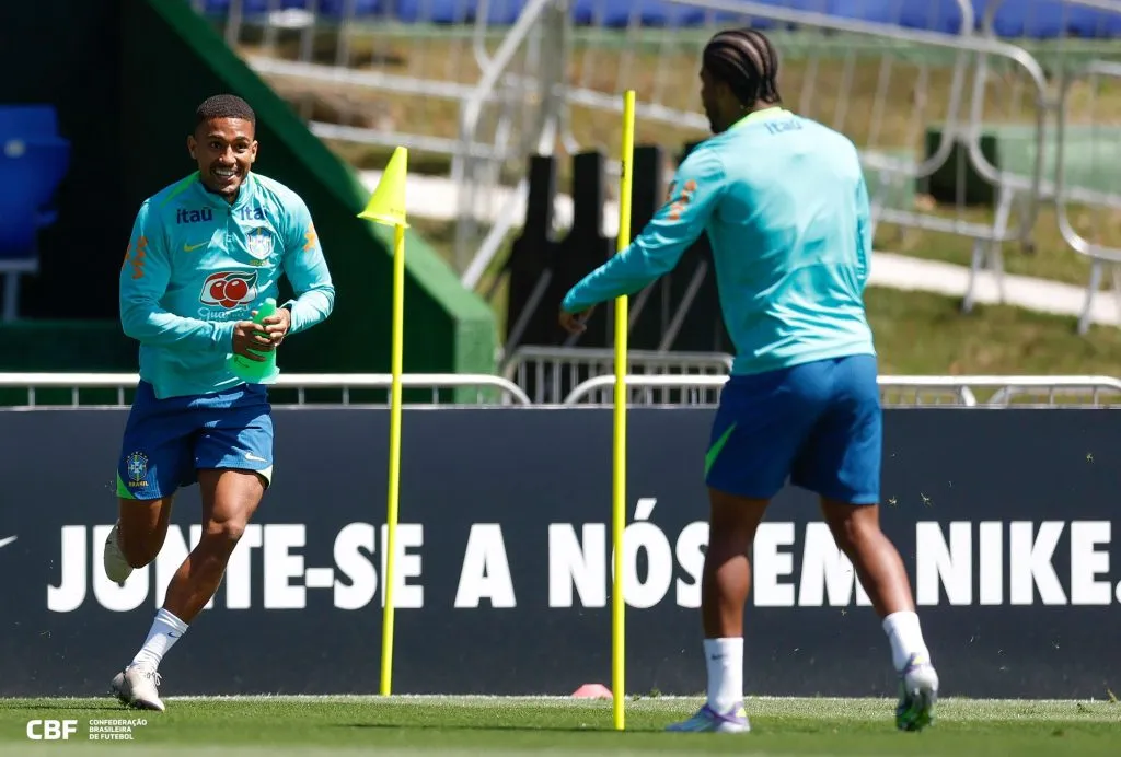 Samuel Lino, durante seu primeiro treino da Seleção Brasileira  na Granja Comary. Foto: Rafael Ribeiro/CBF
