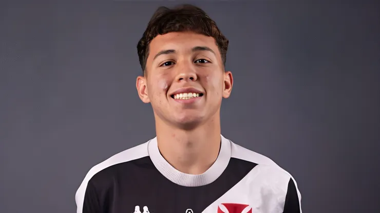 Santos Torrealba sendo anunciado como novo atacante do Vasco
