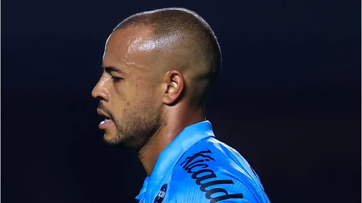 Mayke sofreu lesão muscular no Santos logo no seu início de trajetória na Vila Belmiro