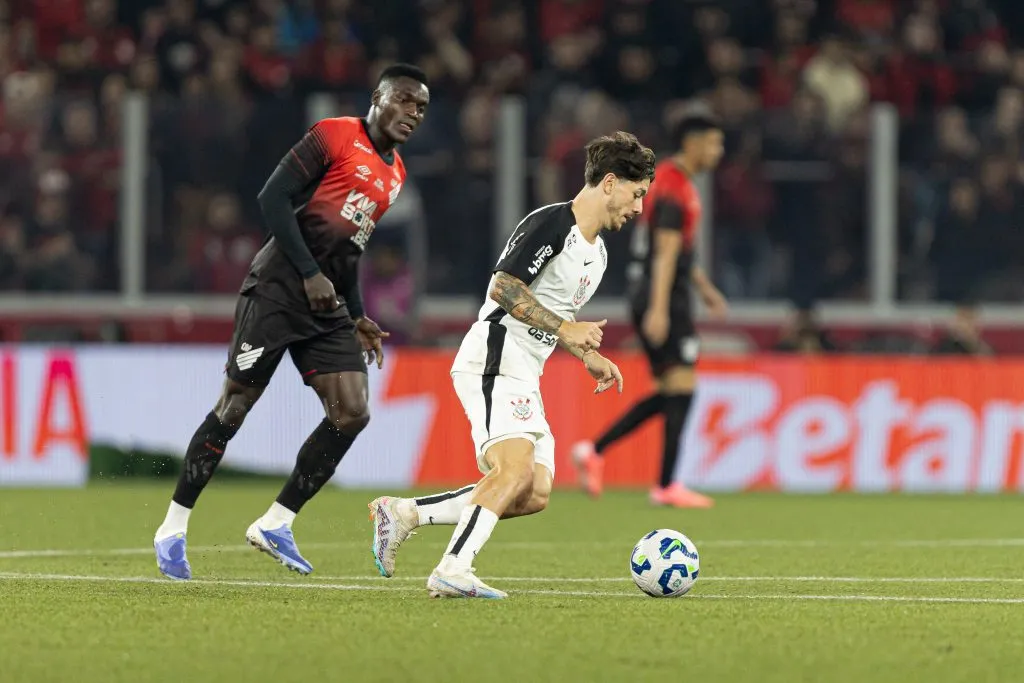 Garro jogador do Corinthians durante partida contra o Athletico-PR – Foto: Paulo De Tarso/AGIF