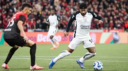 Memphis Depay em ação pelo Corinthians contra o Athletico-PR na Copa do Brasil - Foto: Giovani Baccin/AGIF